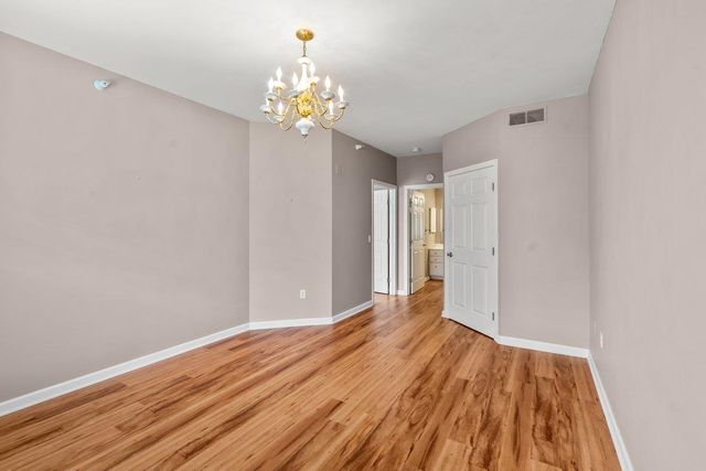 99 Eldredge St Unit 206, South Burlington, VT 05403