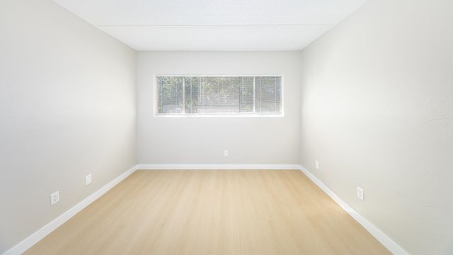 2731 S BLAIR STONE Road B24, Tallahassee, FL 32301