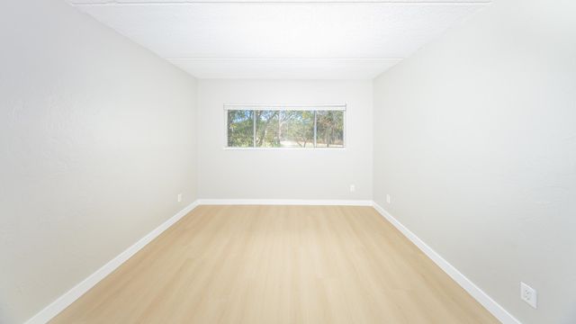 2731 S BLAIR STONE Road B24, Tallahassee, FL 32301