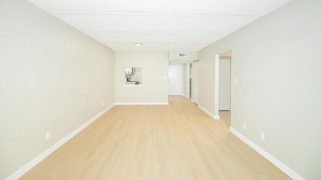 2731 S BLAIR STONE Road B24, Tallahassee, FL 32301