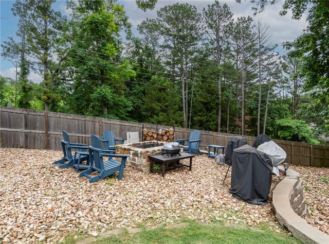 8107 Spruce Drive, Rogers, AR 72756