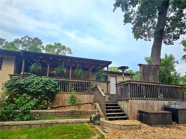 8107 Spruce Drive, Rogers, AR 72756