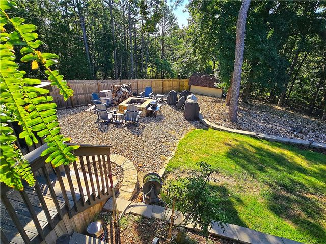 8107 Spruce Drive, Rogers, AR 72756