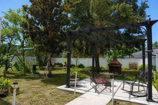 11130 FOUNTAIN LAKE BOULEVARD, Leesburg, FL 34788