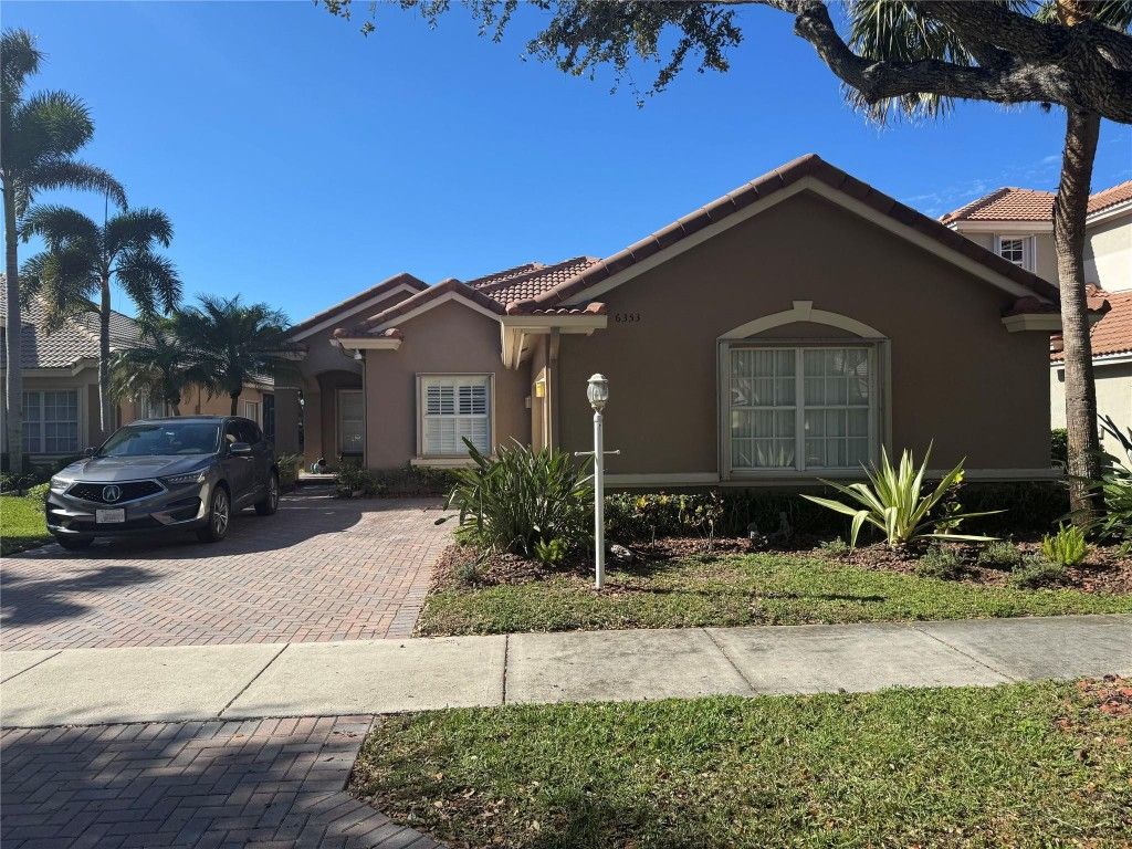 Image 1 of property listing at 6353 NW 110th Avenue, Parkland, FL 33076