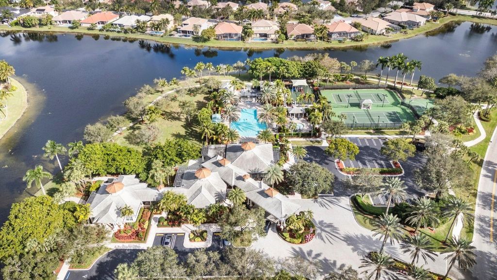Image 5 of property listing at 6353 NW 110th Avenue, Parkland, FL 33076