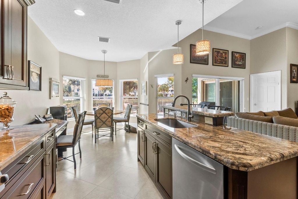 Image 9 of property listing at 6353 NW 110th Avenue, Parkland, FL 33076