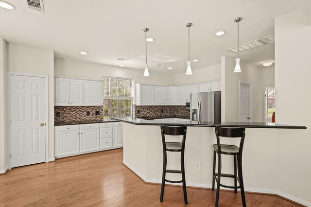 47 S Bristol Oak Circle, The Woodlands, TX 77382