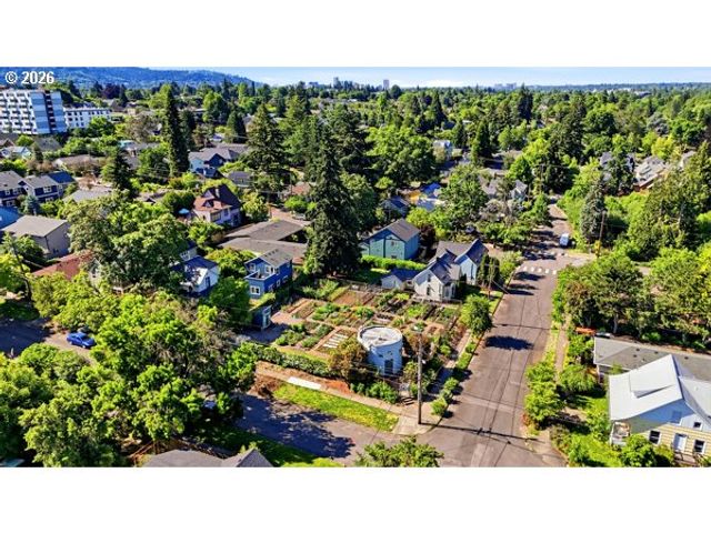 1743 Se MARION St, Portland, OR 97202