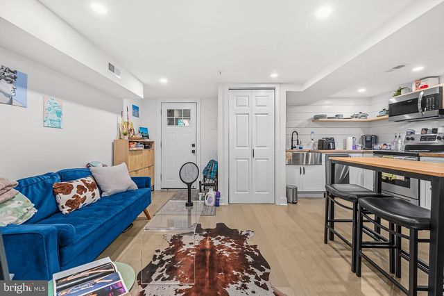 907 L ST NE, Washington, DC 20002