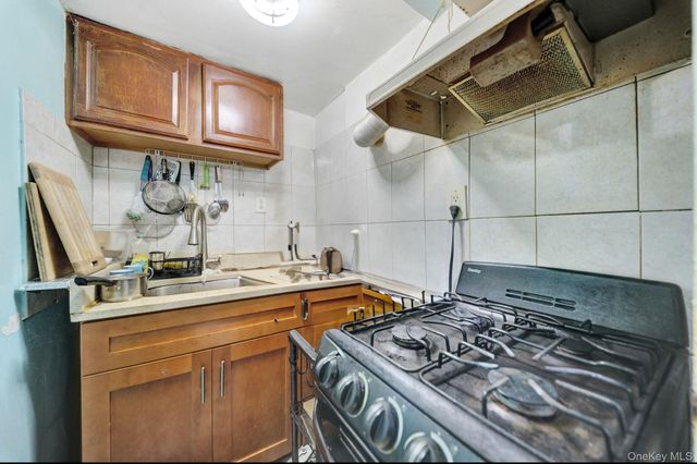 15920 Highland Avenue, Jamaica, NY 11432