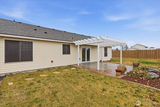 1101 W Luta Street, Moses Lake, WA 98837