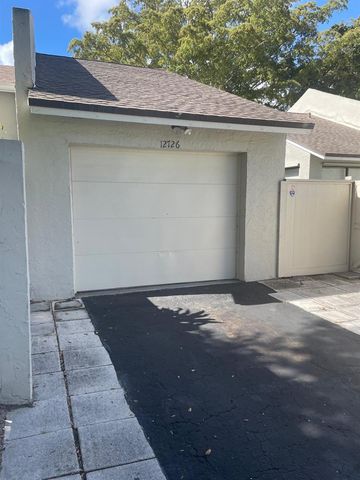 12726 Spinnaker Lane, Wellington, FL 33414