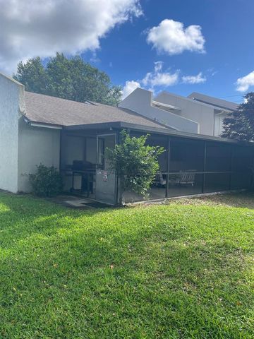 12726 Spinnaker Lane, Wellington, FL 33414