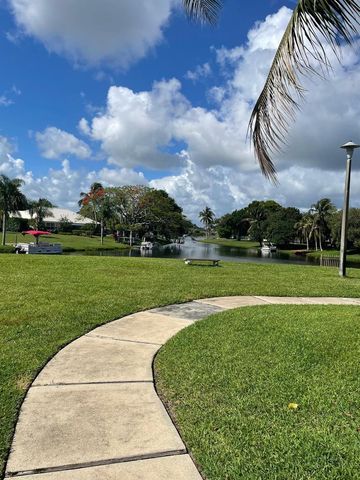 12726 Spinnaker Lane, Wellington, FL 33414