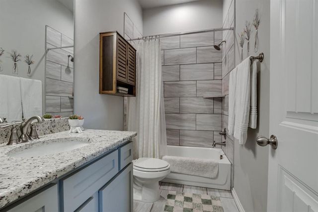 1109 S Colt Lane, Mustang, OK 73064