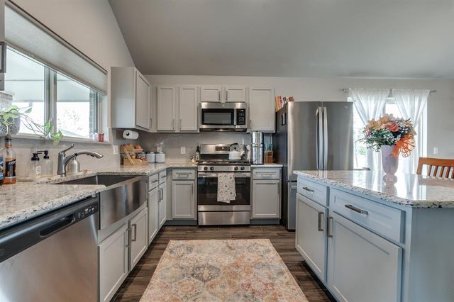 1109 S Colt Lane, Mustang, OK 73064