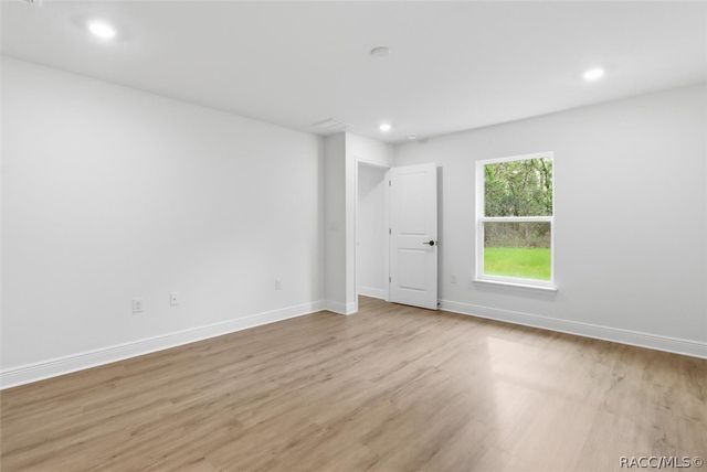 9673 N Emellia Avenue, Dunnellon, FL 34433