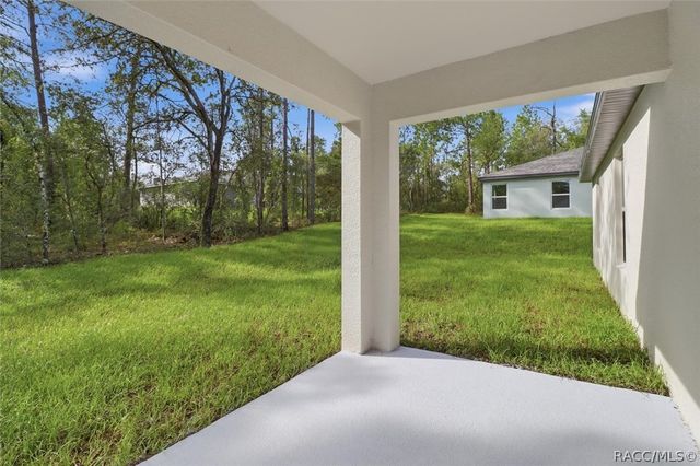 9673 N Emellia Avenue, Dunnellon, FL 34433