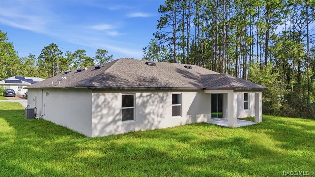 9673 N Emellia Avenue, Dunnellon, FL 34433