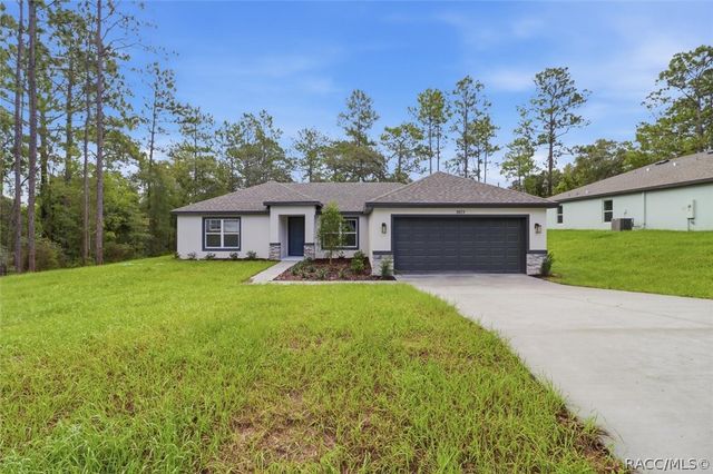 9673 N Emellia Avenue, Dunnellon, FL 34433