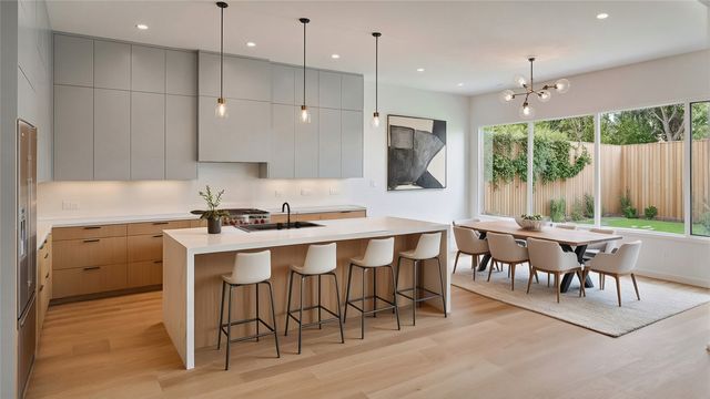 1711 Morris Street, Dallas, TX 75212