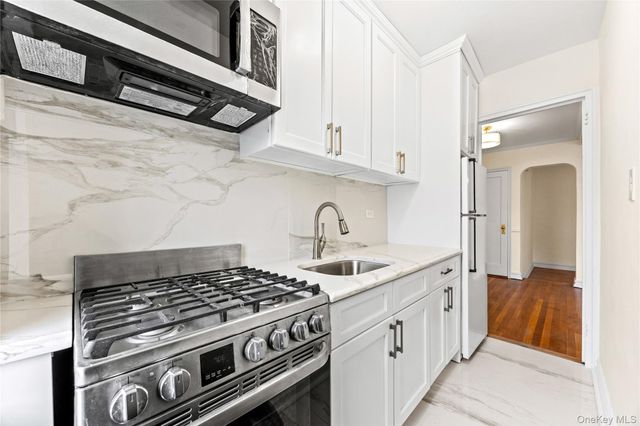 35-35 75th Street 625, Jackson Heights, NY 11372