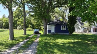 1192 S Belsay Road, Burton, MI 48509