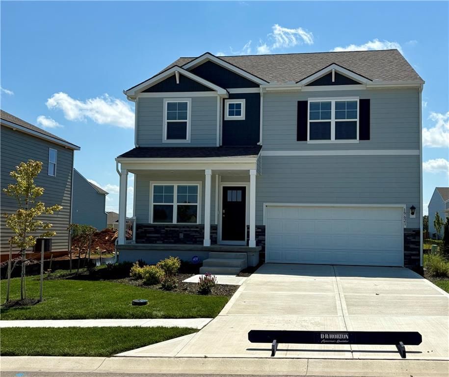 19621 W 201st Street, Spring Hill, KS 66083