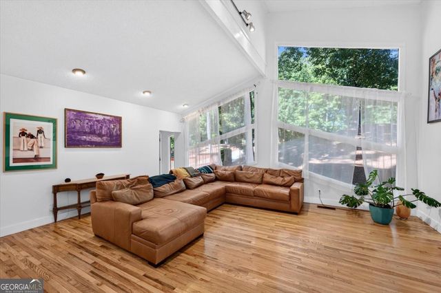 1981 Kinridge Road, Marietta, GA 30062