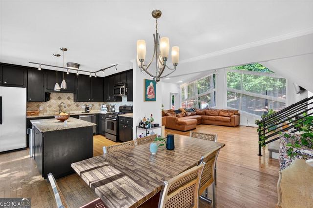 1981 Kinridge Road, Marietta, GA 30062