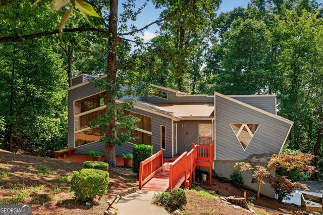 1981 Kinridge Road, Marietta, GA 30062