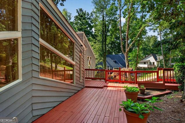 1981 Kinridge Road, Marietta, GA 30062