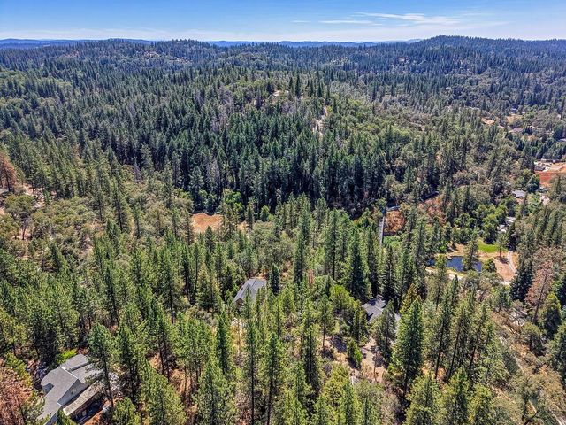 900 Coyote Creek Rd, Meadow Vista, CA 95722