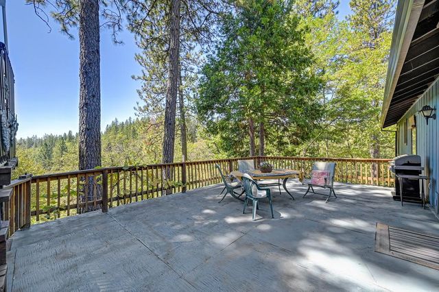 900 Coyote Creek Rd, Meadow Vista, CA 95722