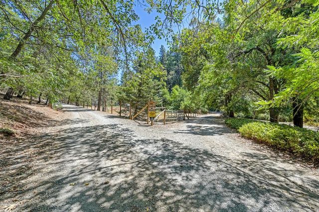 900 Coyote Creek Rd, Meadow Vista, CA 95722