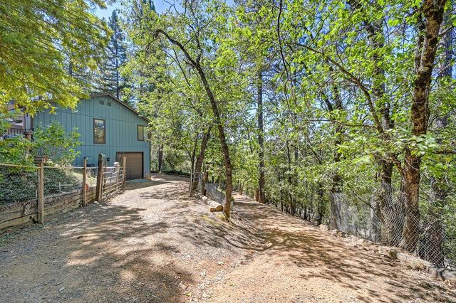 900 Coyote Creek Rd, Meadow Vista, CA 95722