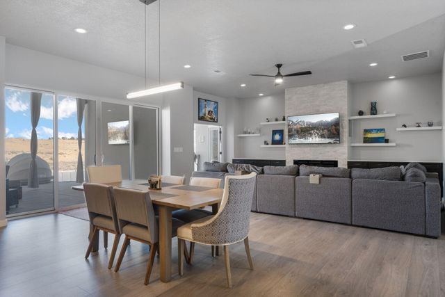 2541 Chessman Drive NE, Rio Rancho, NM 87124