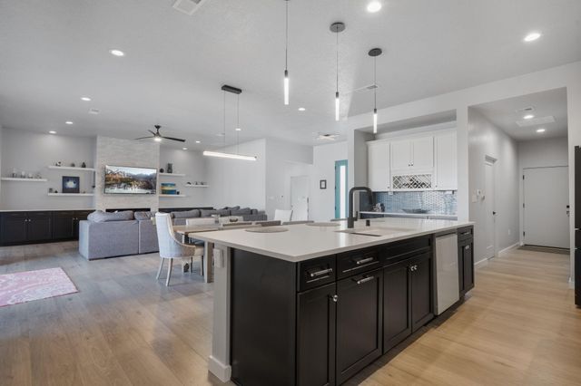 2541 Chessman Drive NE, Rio Rancho, NM 87124