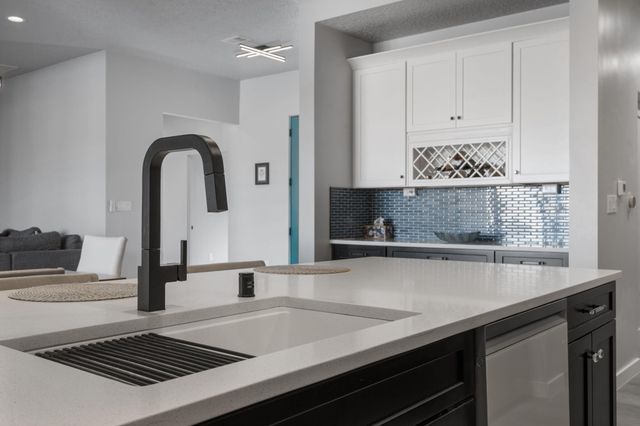 2541 Chessman Drive NE, Rio Rancho, NM 87124