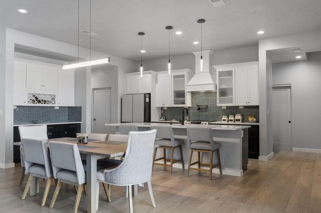 2541 Chessman Drive NE, Rio Rancho, NM 87124