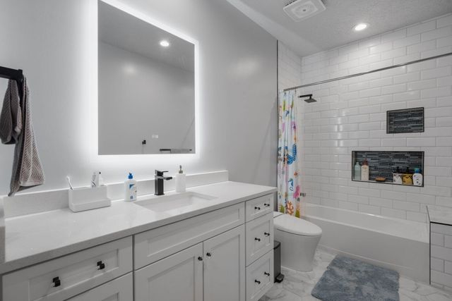 2541 Chessman Drive NE, Rio Rancho, NM 87124