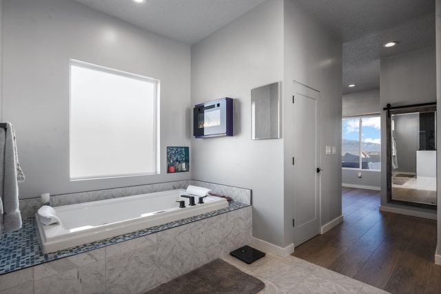 2541 Chessman Drive NE, Rio Rancho, NM 87124