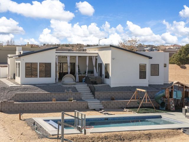 2541 Chessman Drive NE, Rio Rancho, NM 87124