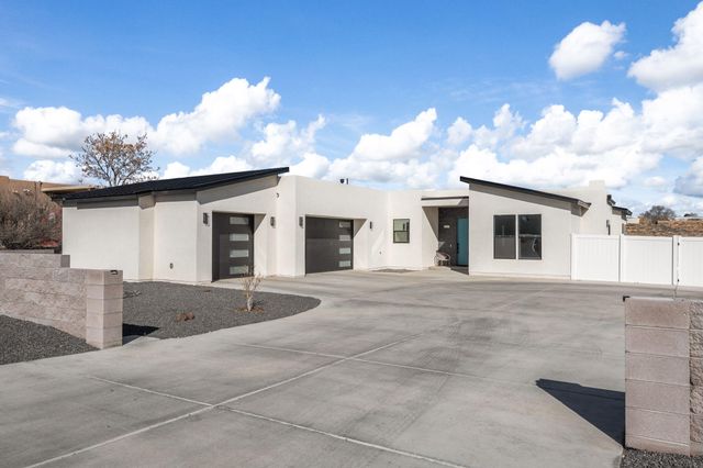 2541 Chessman Drive NE, Rio Rancho, NM 87124