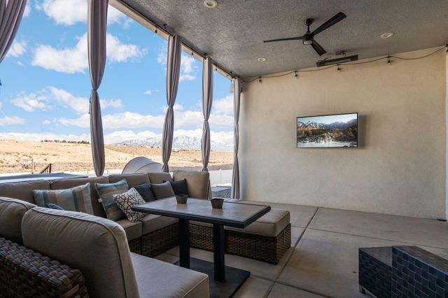 2541 Chessman Drive NE, Rio Rancho, NM 87124