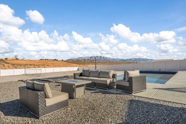 2541 Chessman Drive NE, Rio Rancho, NM 87124