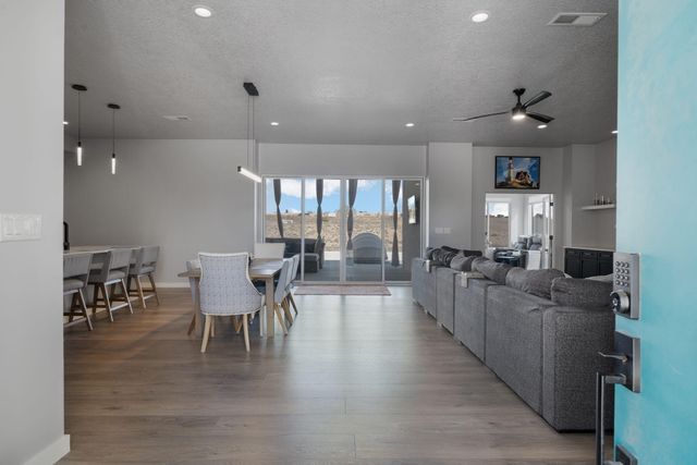 2541 Chessman Drive NE, Rio Rancho, NM 87124