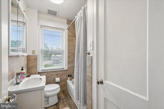 33 S HARWOOD AVE, Upper Darby, PA 19082