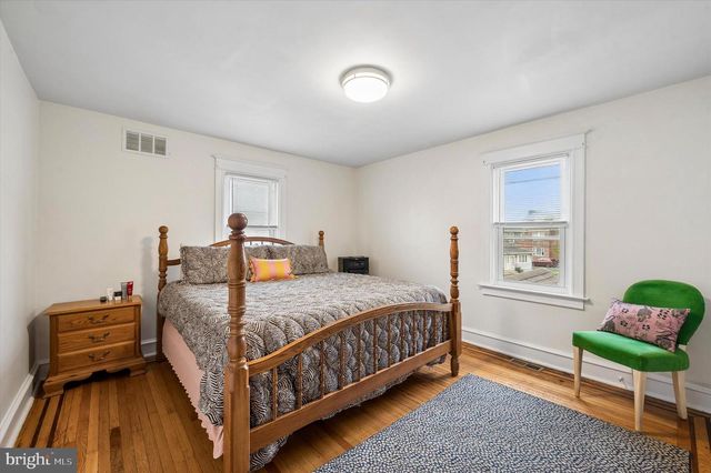 33 S HARWOOD AVE, Upper Darby, PA 19082